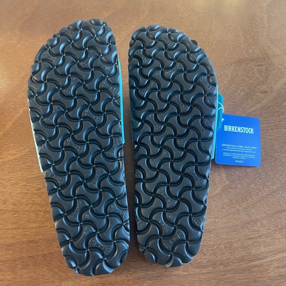 Madrid big buckle birkenstock sandals in biscay bay - Picture 4 of 10